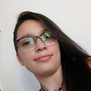 Meet your Posher, Paola lohe